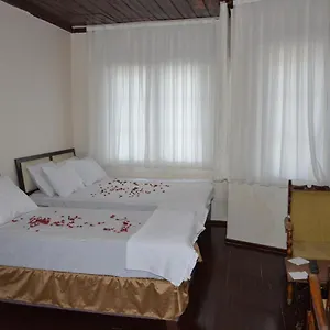Reyna Istanbul