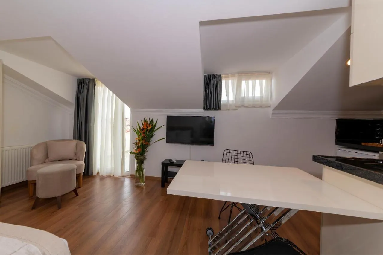 Joy Suites İstanbul 3*,